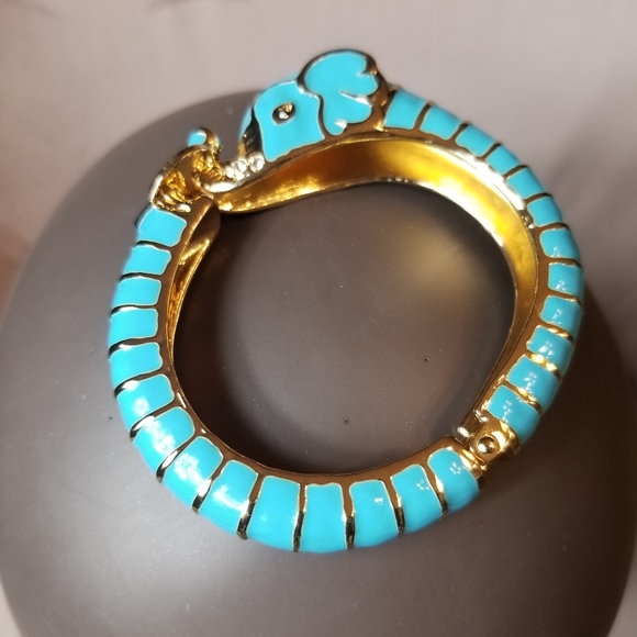 Elephant Head Bangle Stack - Picture 5 of 7